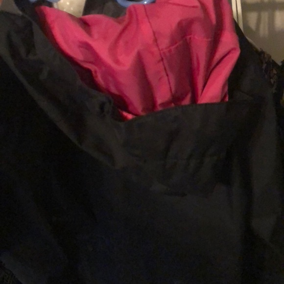 North face - Picture 2 of 2